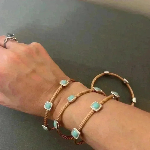 Turquoise, copper and cubic zirconia magnetic closure, bracelets. - Picture 5 of 5